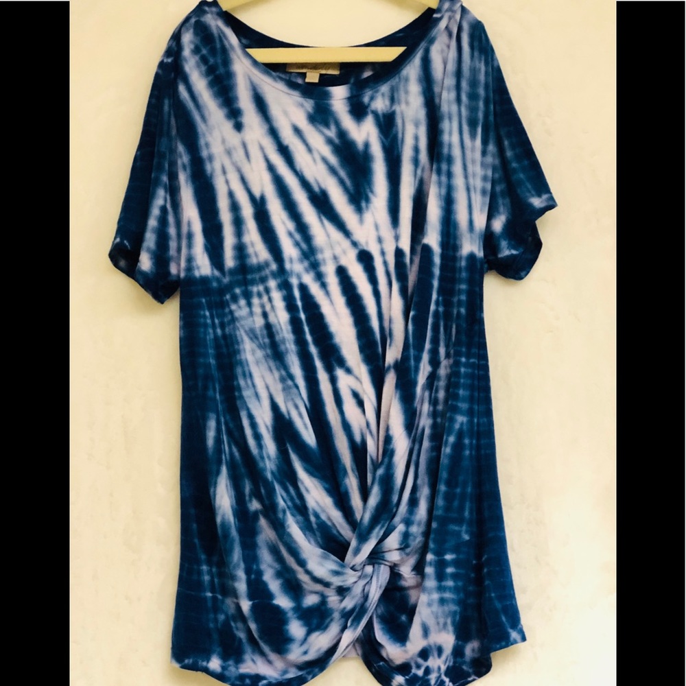 Tie dye blue and white soft t shirt
